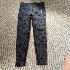 Women’s Gymshark Legging Size Small like new